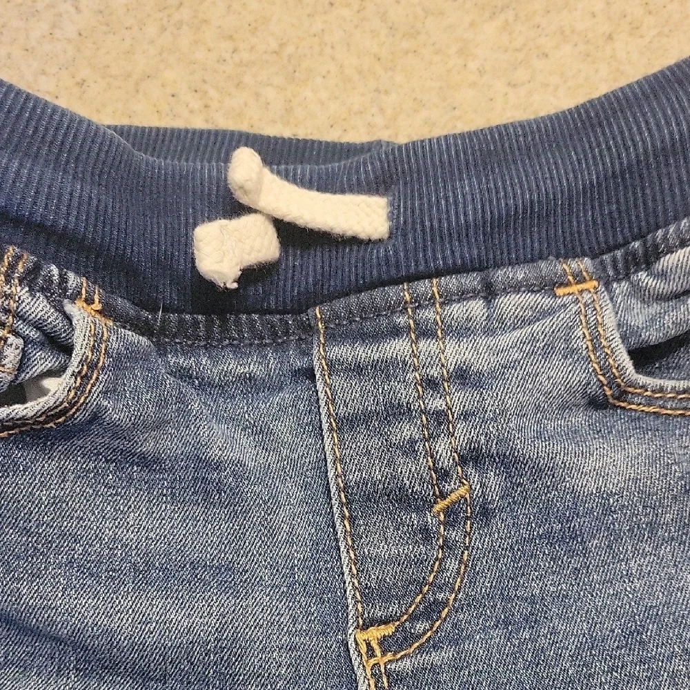 Old Navy Distressed Blue Denim Shorts Size 4T